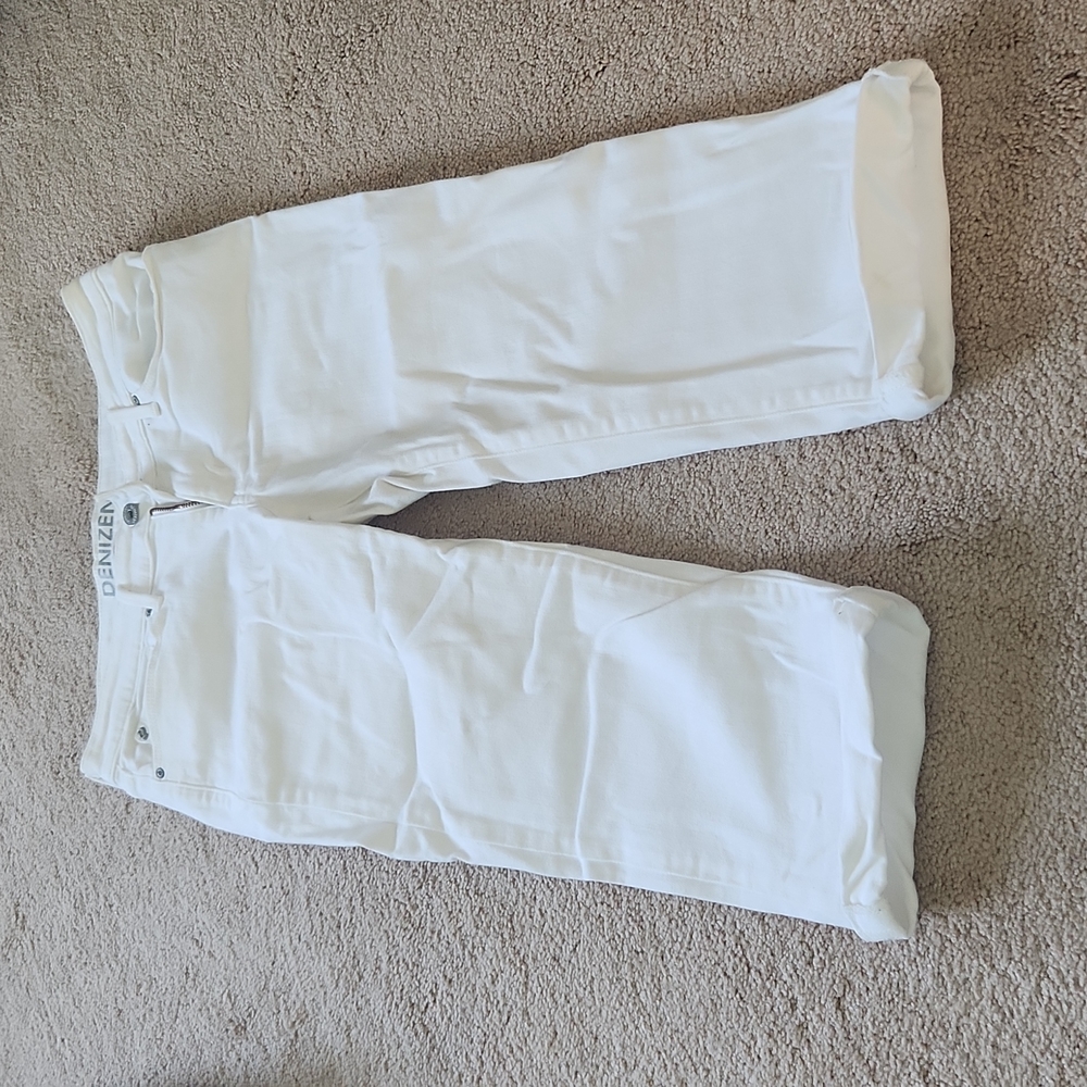 White Three-quarter length jean pants